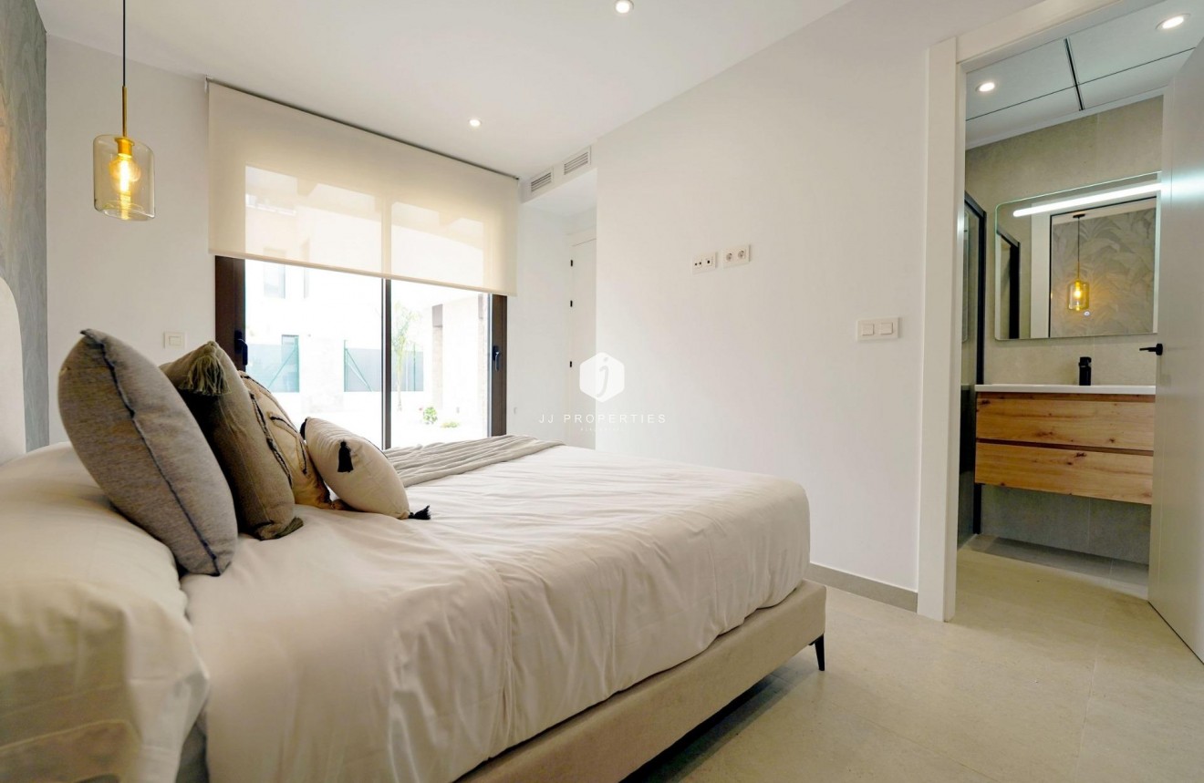 Obra nueva - Chalet -
Almoradí - Las Heredades