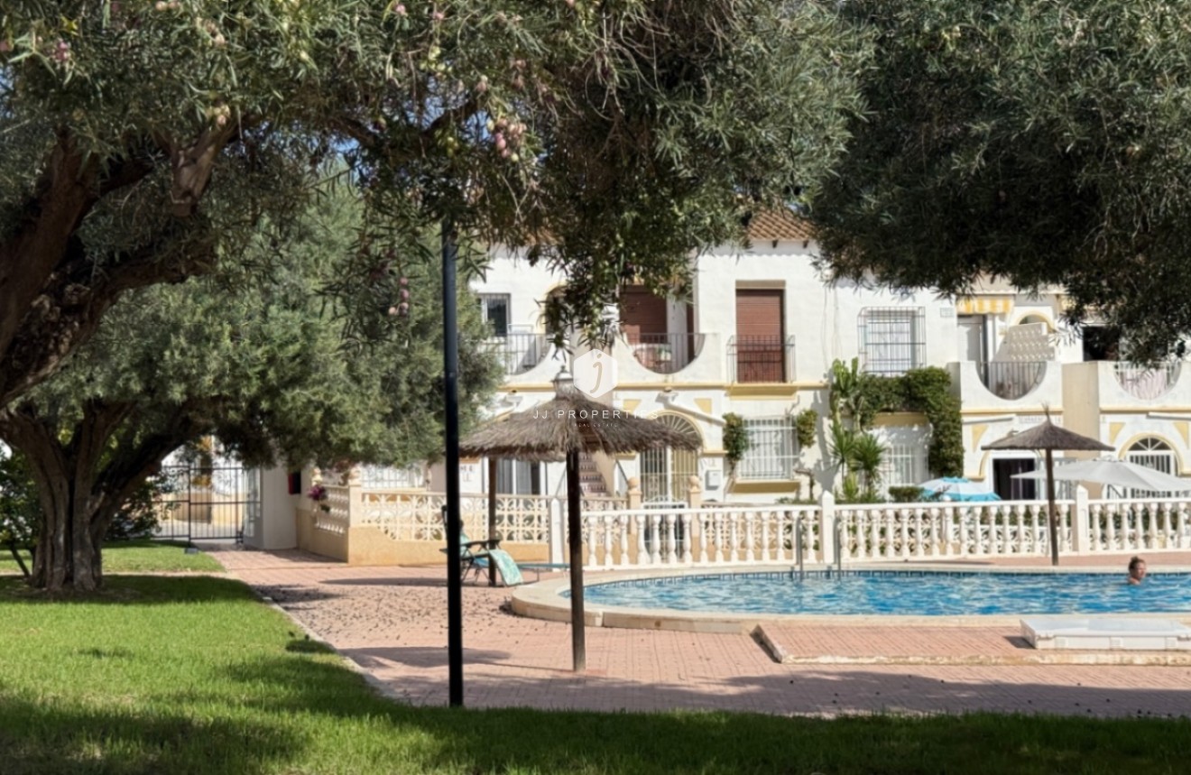 Tweedehands - duplex -
San Miguel de Salinas - Inland