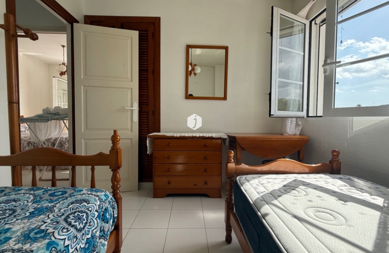 Tweedehands - duplex -
San Miguel de Salinas - Inland