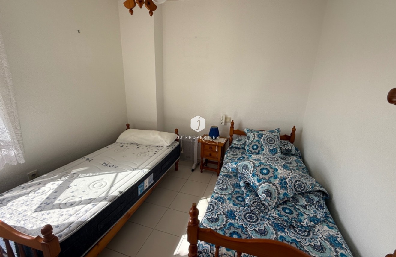 Tweedehands - duplex -
San Miguel de Salinas - Inland