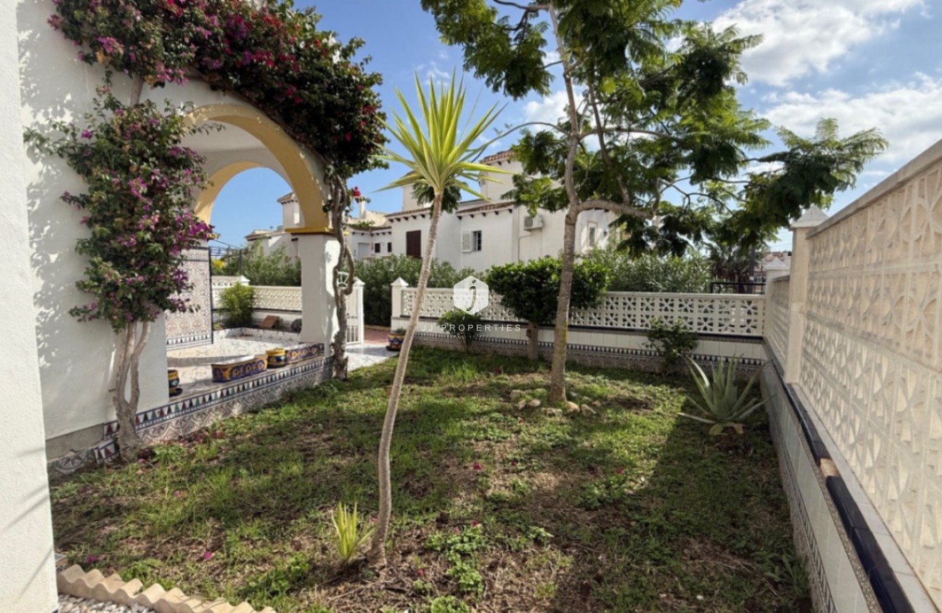 Tweedehands - duplex -
San Miguel de Salinas - Inland