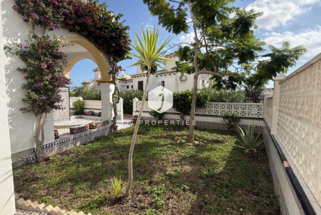 Tweedehands - duplex -
San Miguel de Salinas - Inland