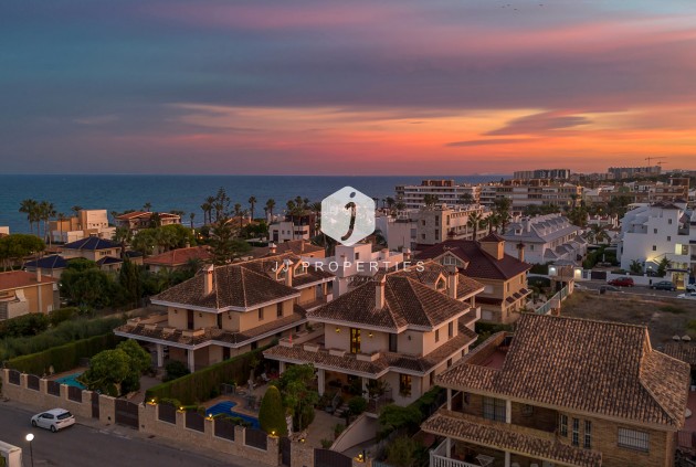 Tweedehands - Villa -
Torrevieja - Costa Blanca