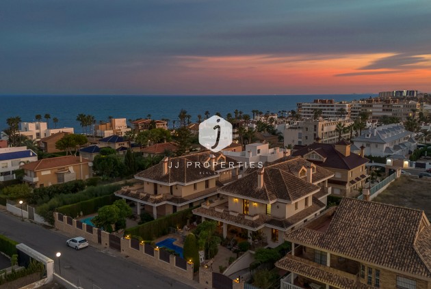 Tweedehands - Villa -
Torrevieja - Costa Blanca