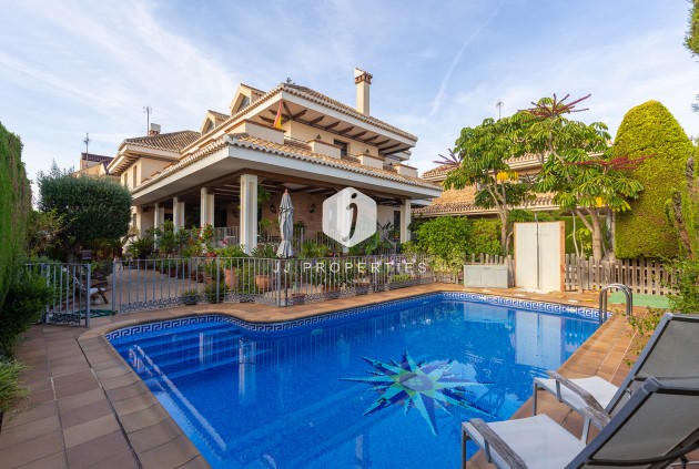 Tweedehands - Villa -
Torrevieja - Costa Blanca