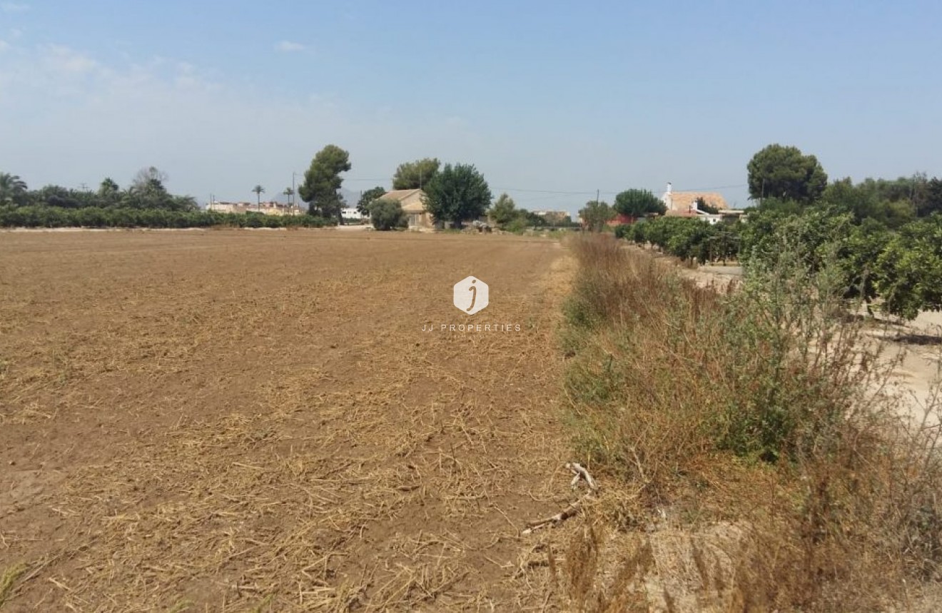 Tweedehands - Landelijk eigendom -
Daya Nueva - Costa Blanca