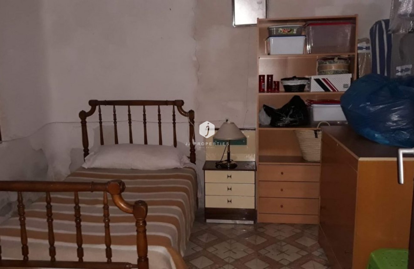 Tweedehands - Landelijk eigendom -
Daya Nueva - Costa Blanca