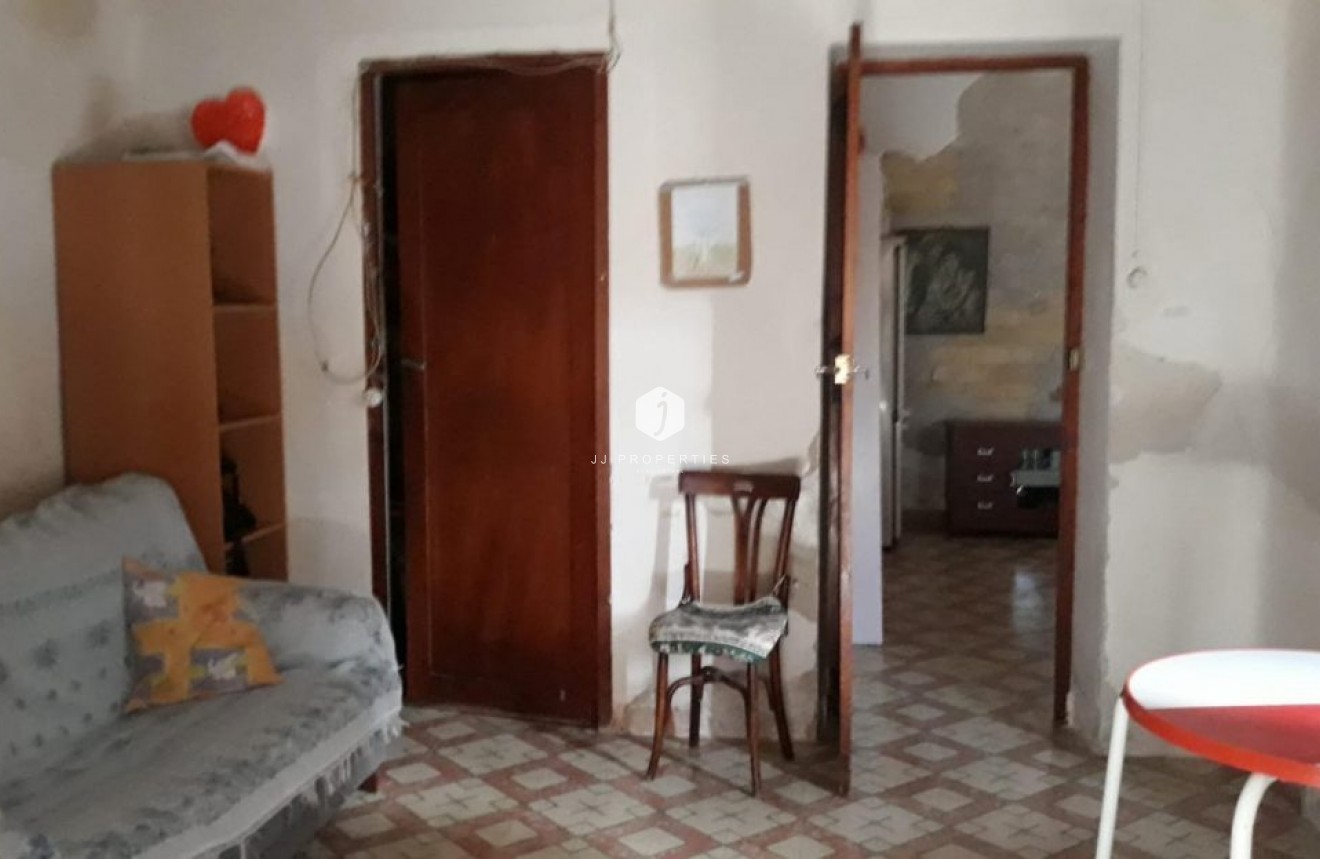 Tweedehands - Landelijk eigendom -
Daya Nueva - Costa Blanca