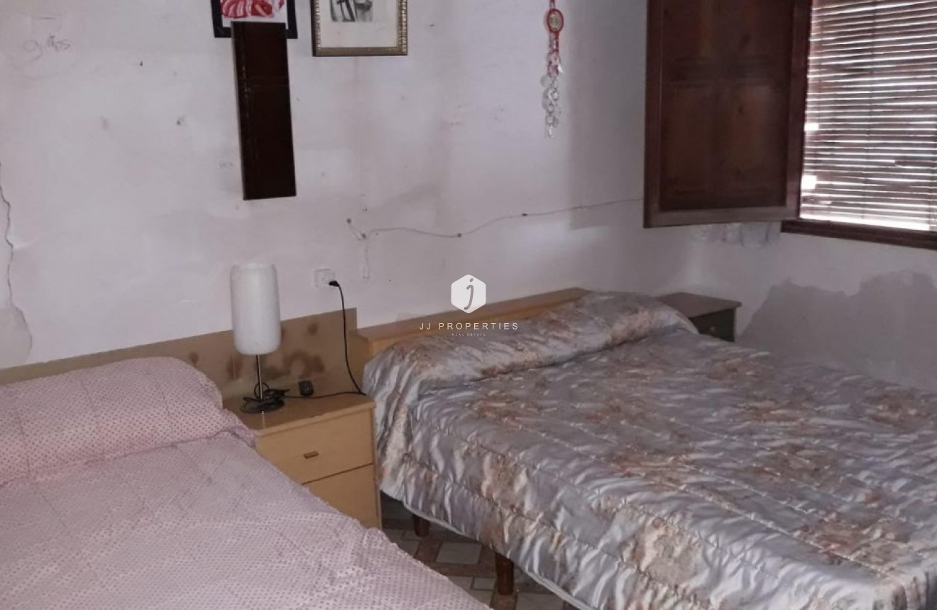 Tweedehands - Landelijk eigendom -
Daya Nueva - Costa Blanca