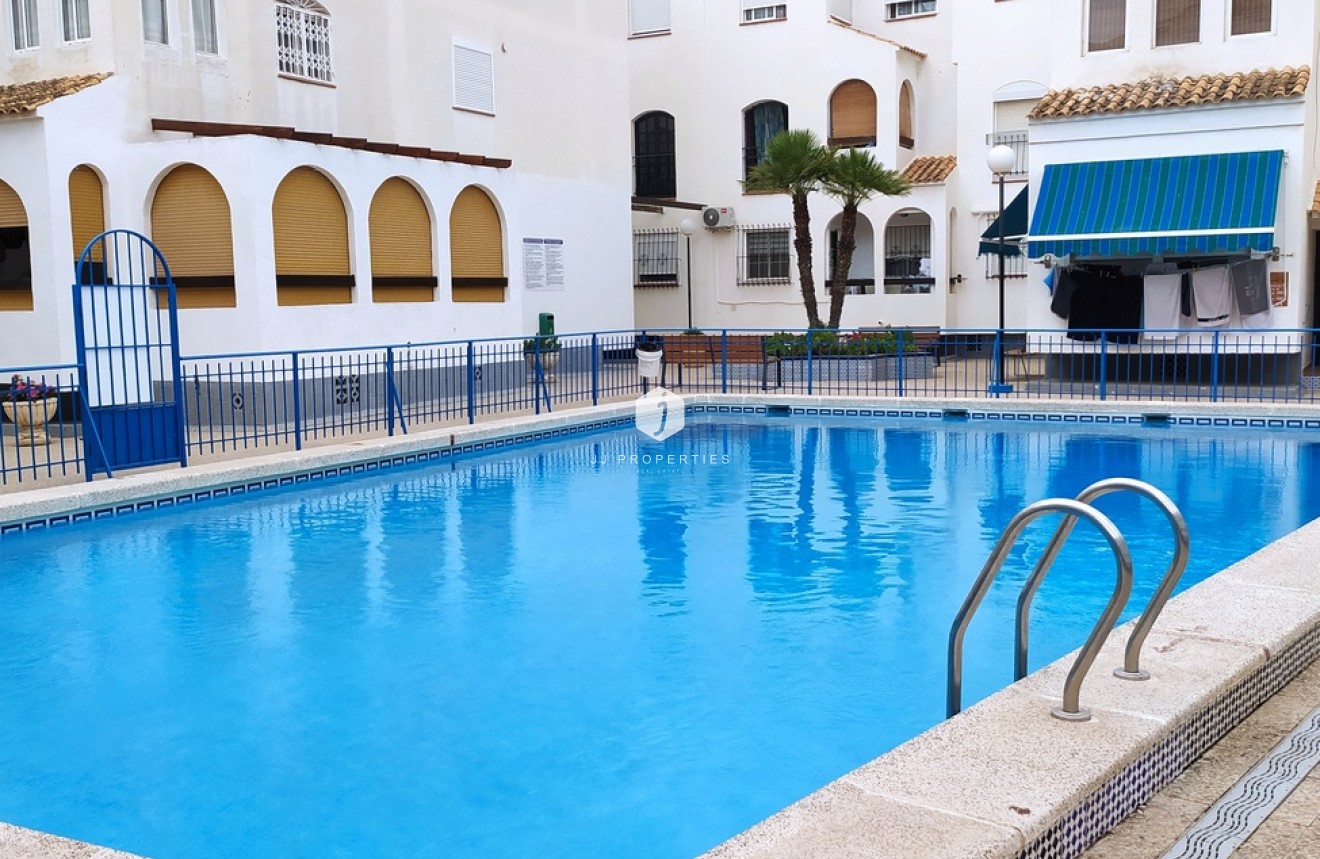 Aus zweiter Hand - Wohnung -
Torrevieja - LOS NAUFRAGOS PLAYA