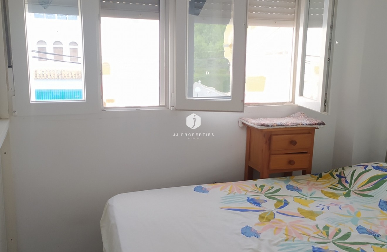 Aus zweiter Hand - Wohnung -
Torrevieja - LOS NAUFRAGOS PLAYA