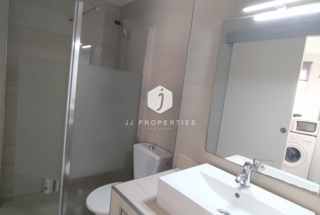 Aus zweiter Hand - Wohnung -
Torrevieja - LOS NAUFRAGOS PLAYA