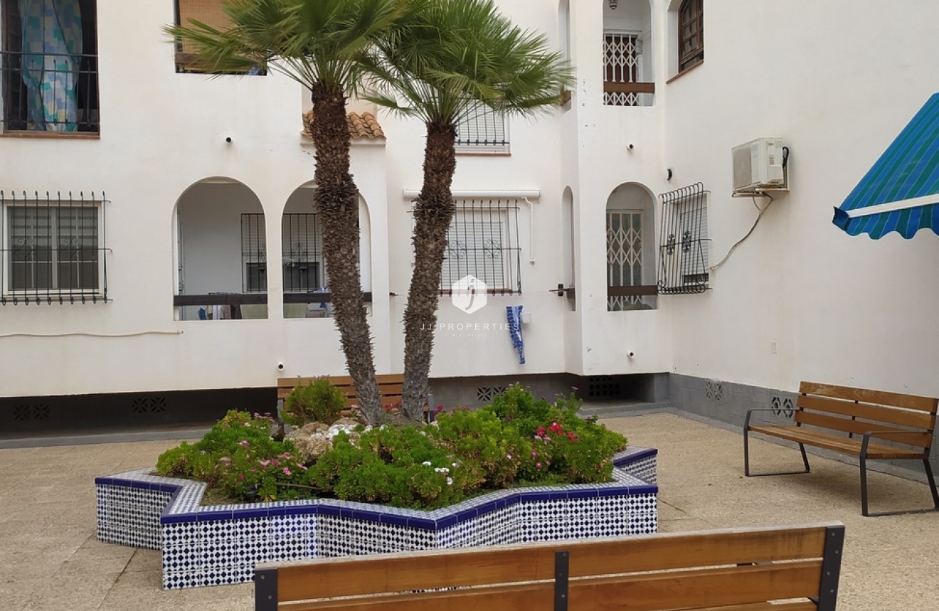 Aus zweiter Hand - Wohnung -
Torrevieja - LOS NAUFRAGOS PLAYA