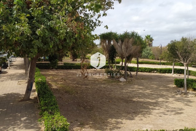 Aus zweiter Hand - Wohnung -
Torrevieja - LOS NAUFRAGOS PLAYA