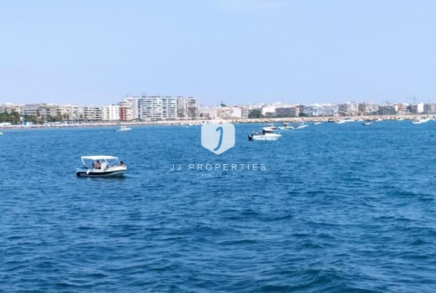 Aus zweiter Hand - Wohnung -
Torrevieja - LOS NAUFRAGOS PLAYA