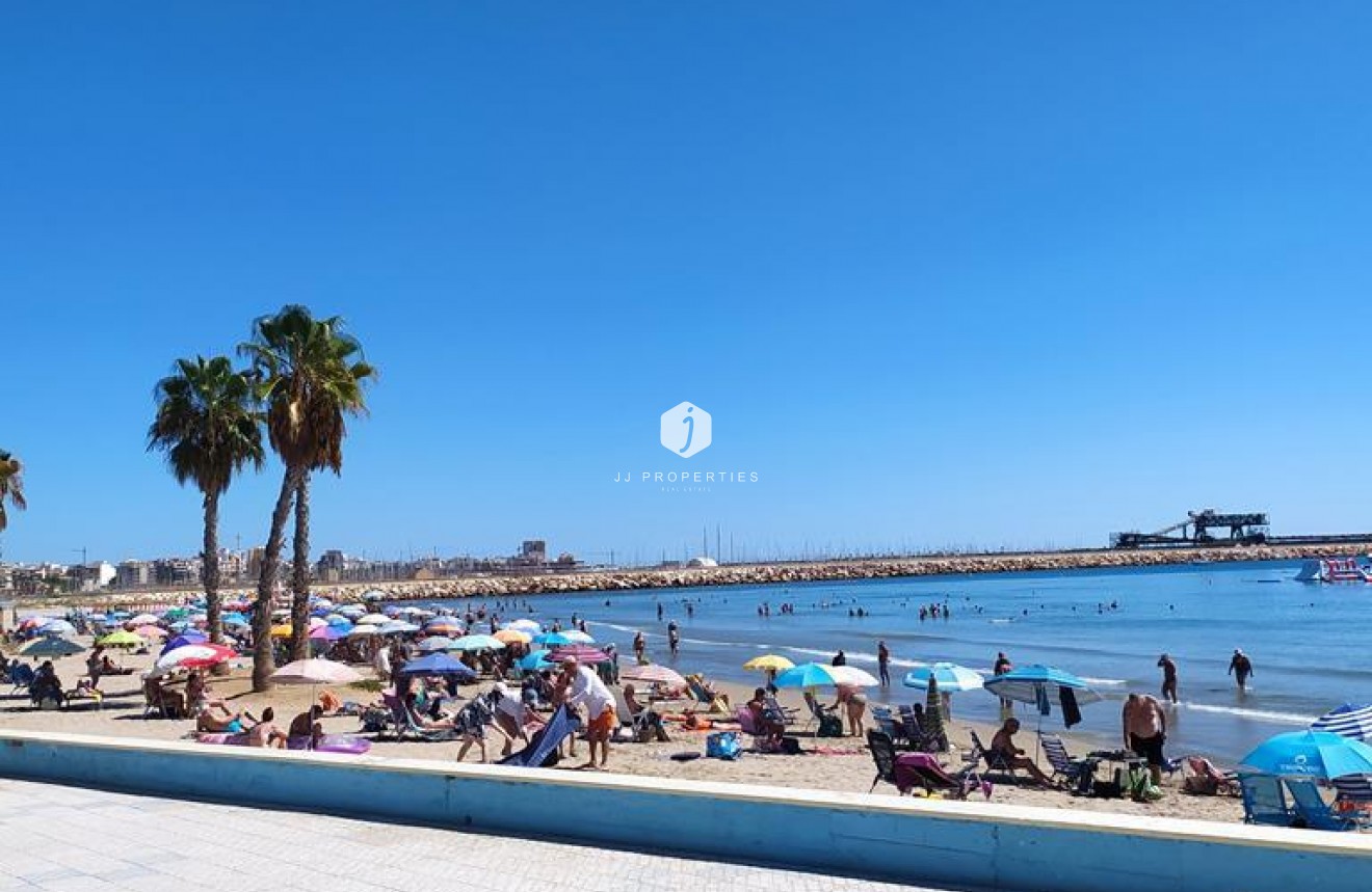 Aus zweiter Hand - Wohnung -
Torrevieja - LOS NAUFRAGOS PLAYA
