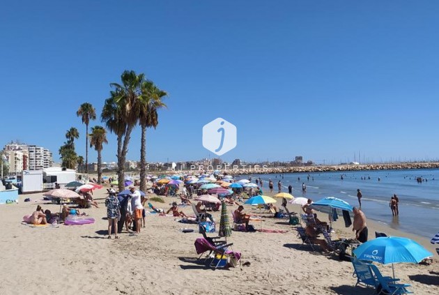 Aus zweiter Hand - Wohnung -
Torrevieja - LOS NAUFRAGOS PLAYA