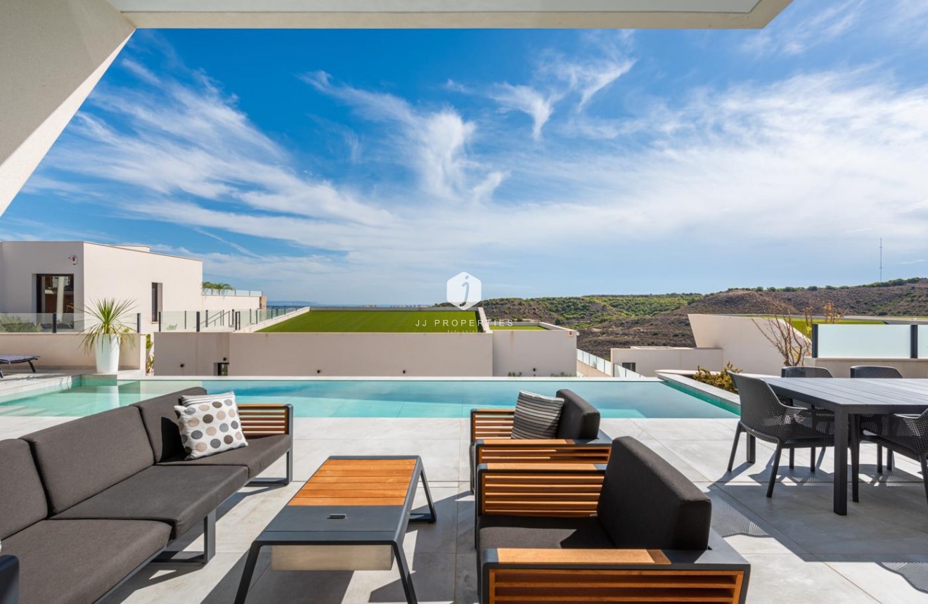 Tweedehands - Villa -
Ciudad Quesada - Costa Blanca