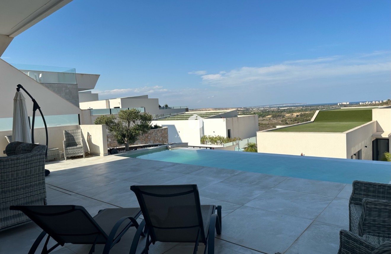 Tweedehands - Villa -
Ciudad Quesada - Costa Blanca