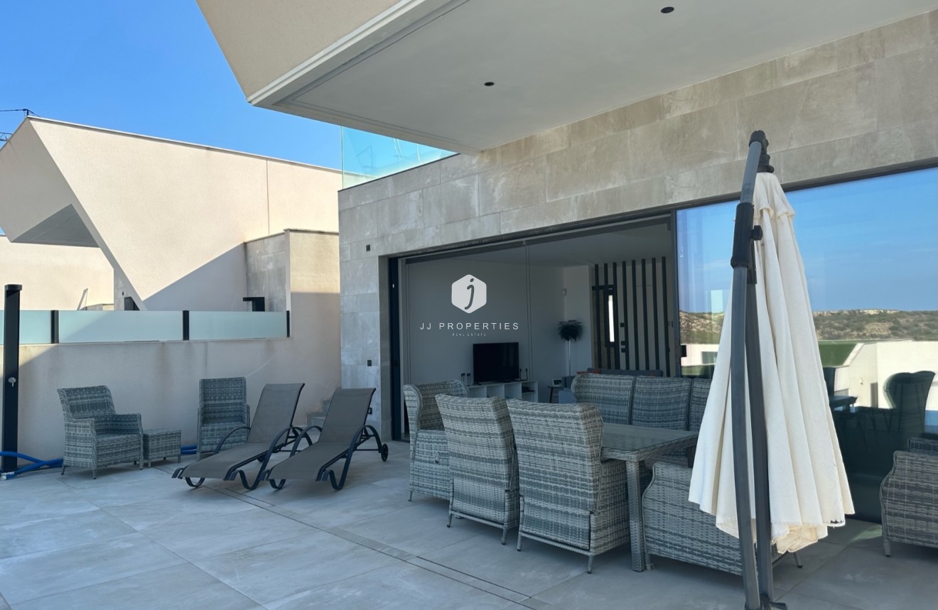 Tweedehands - Villa -
Ciudad Quesada - Costa Blanca