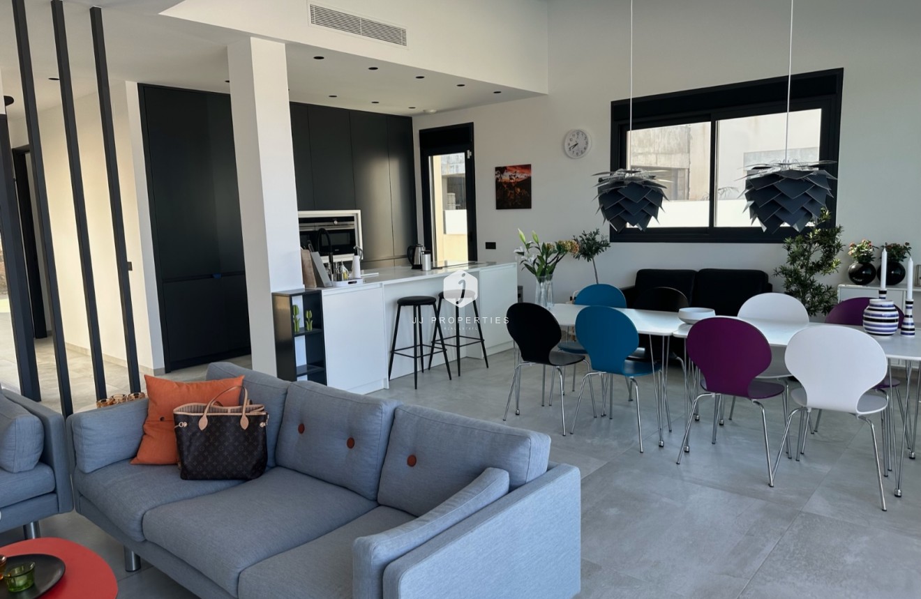 Tweedehands - Villa -
Ciudad Quesada - Costa Blanca