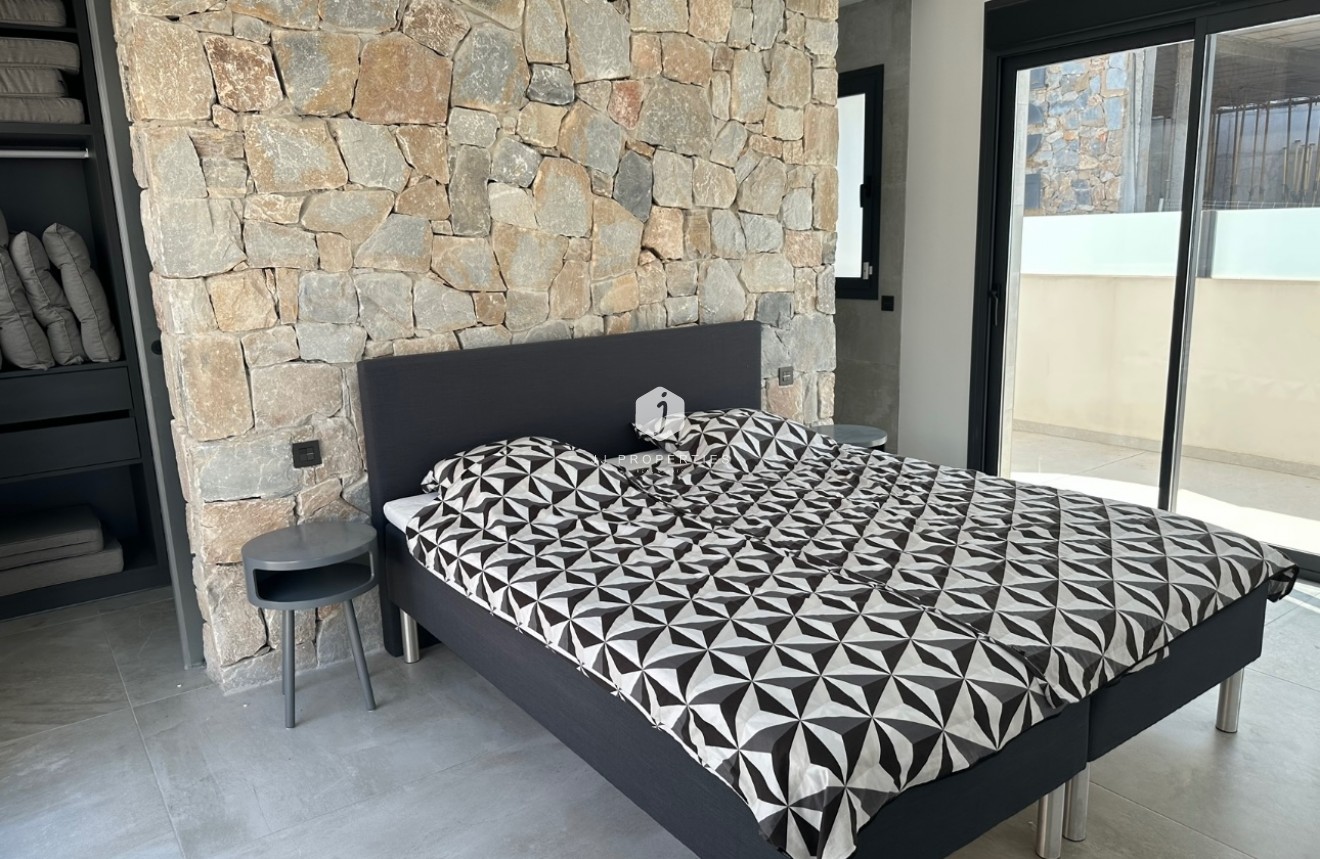 Tweedehands - Villa -
Ciudad Quesada - Costa Blanca