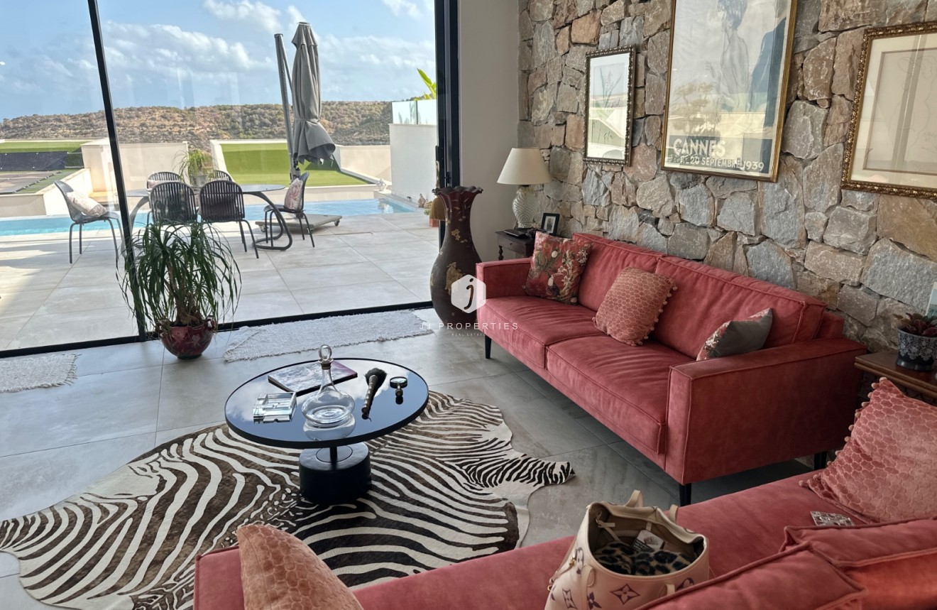 Tweedehands - Villa -
Ciudad Quesada - Costa Blanca