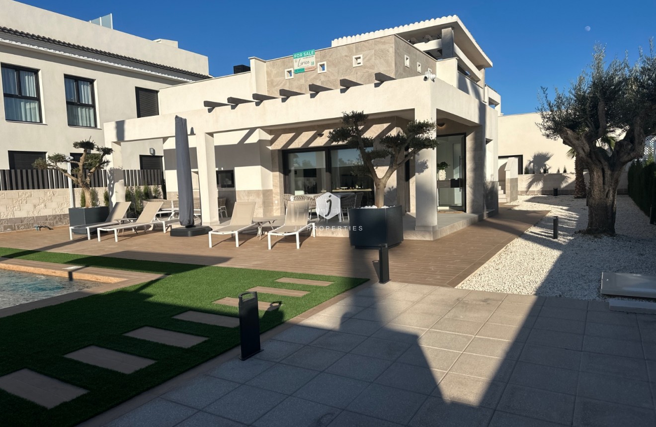 Tweedehands - Villa -
Ciudad Quesada - Costa Blanca