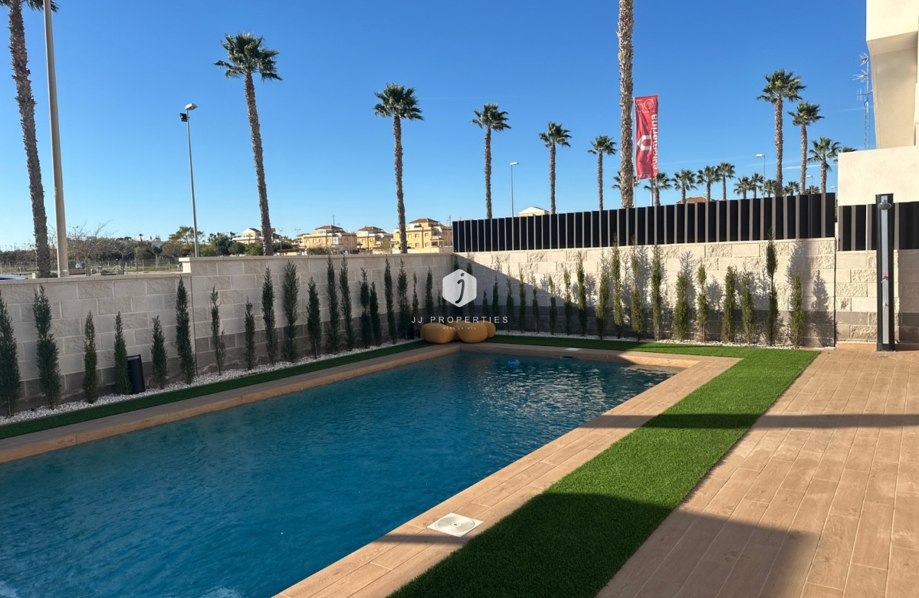 Tweedehands - Villa -
Ciudad Quesada - Costa Blanca