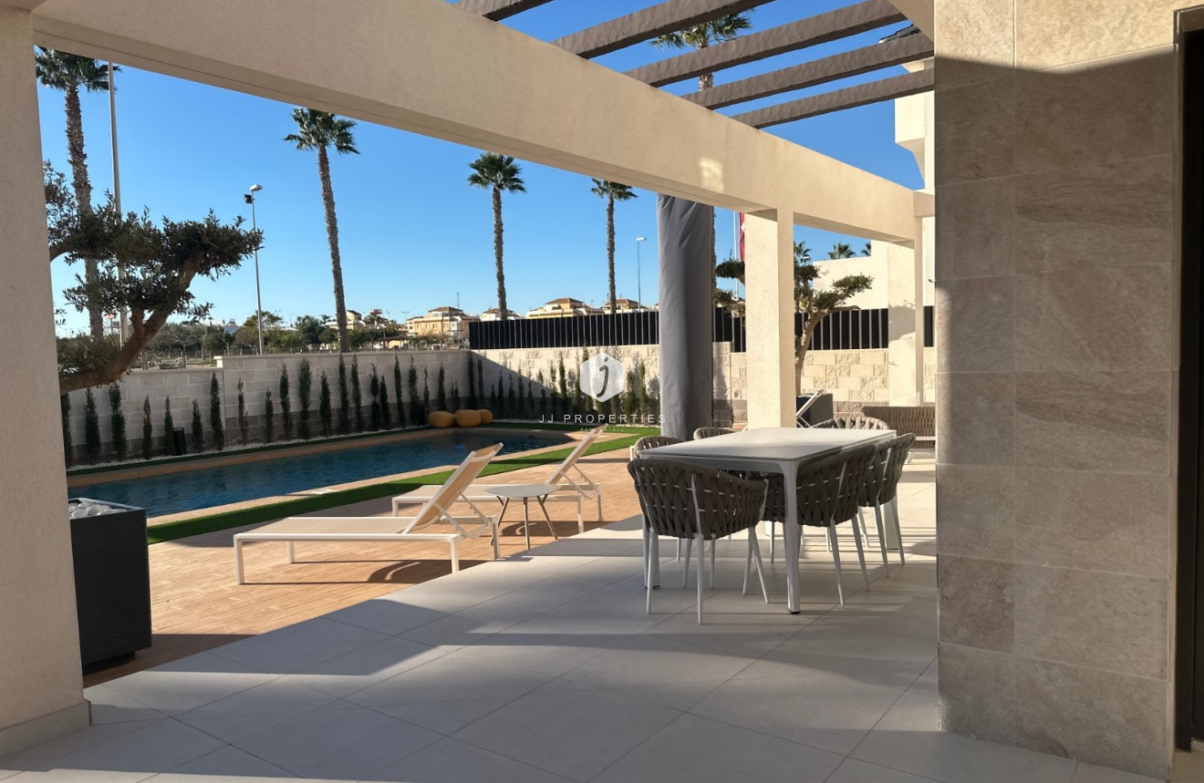 Tweedehands - Villa -
Ciudad Quesada - Costa Blanca