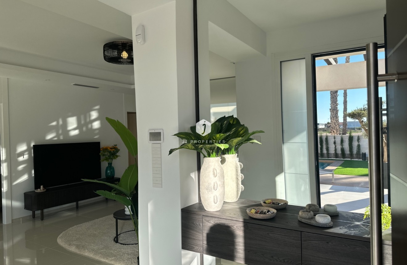 Tweedehands - Villa -
Ciudad Quesada - Costa Blanca