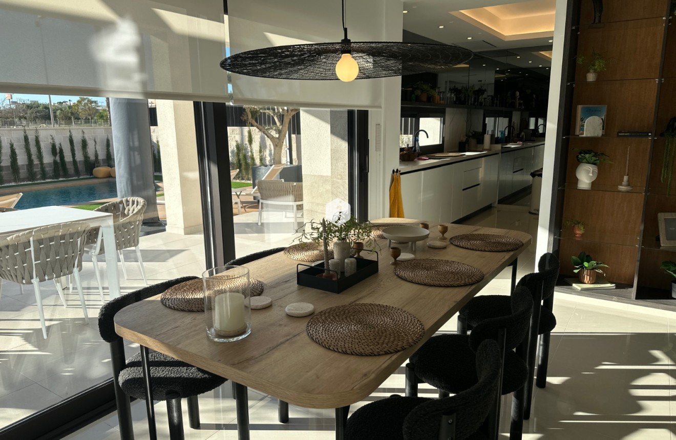 Tweedehands - Villa -
Ciudad Quesada - Costa Blanca