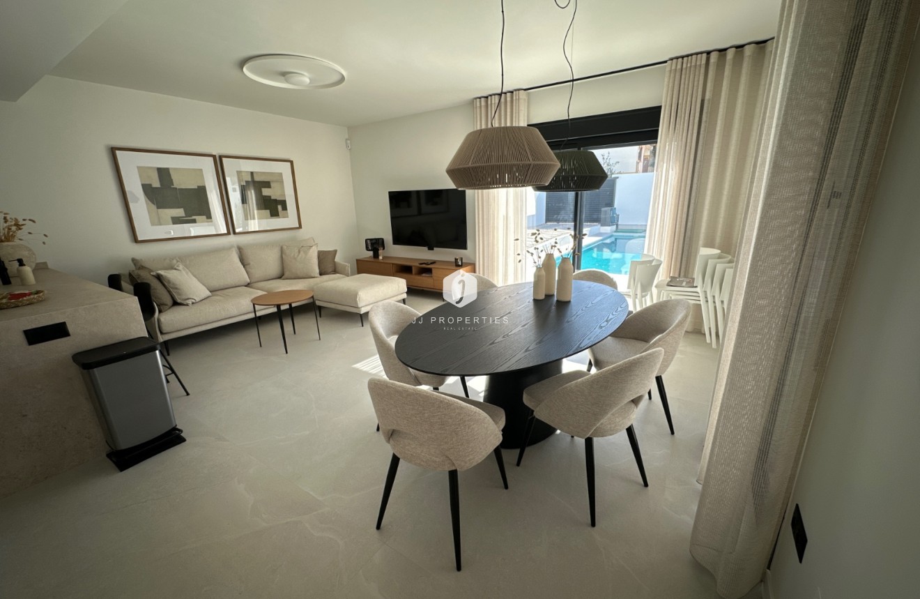 Tweedehands - Villa -
Ciudad Quesada - Costa Blanca