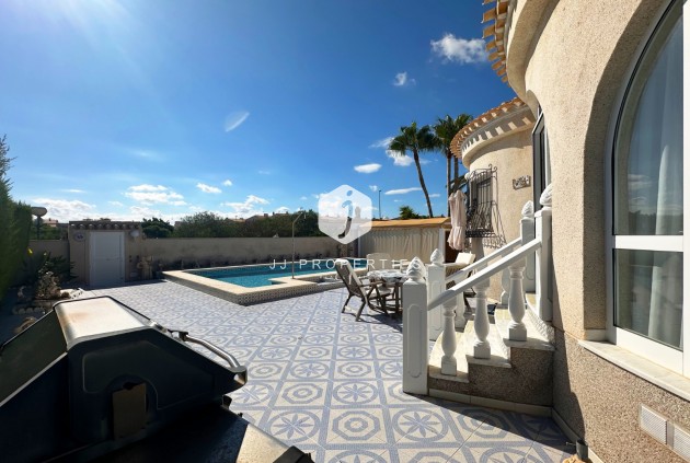 Tweedehands - Villa -
Orihuela Costa - Costa Blanca