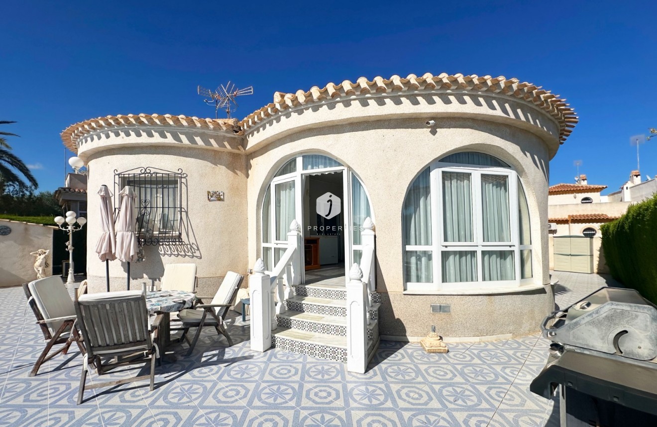Tweedehands - Villa -
Orihuela Costa - Costa Blanca