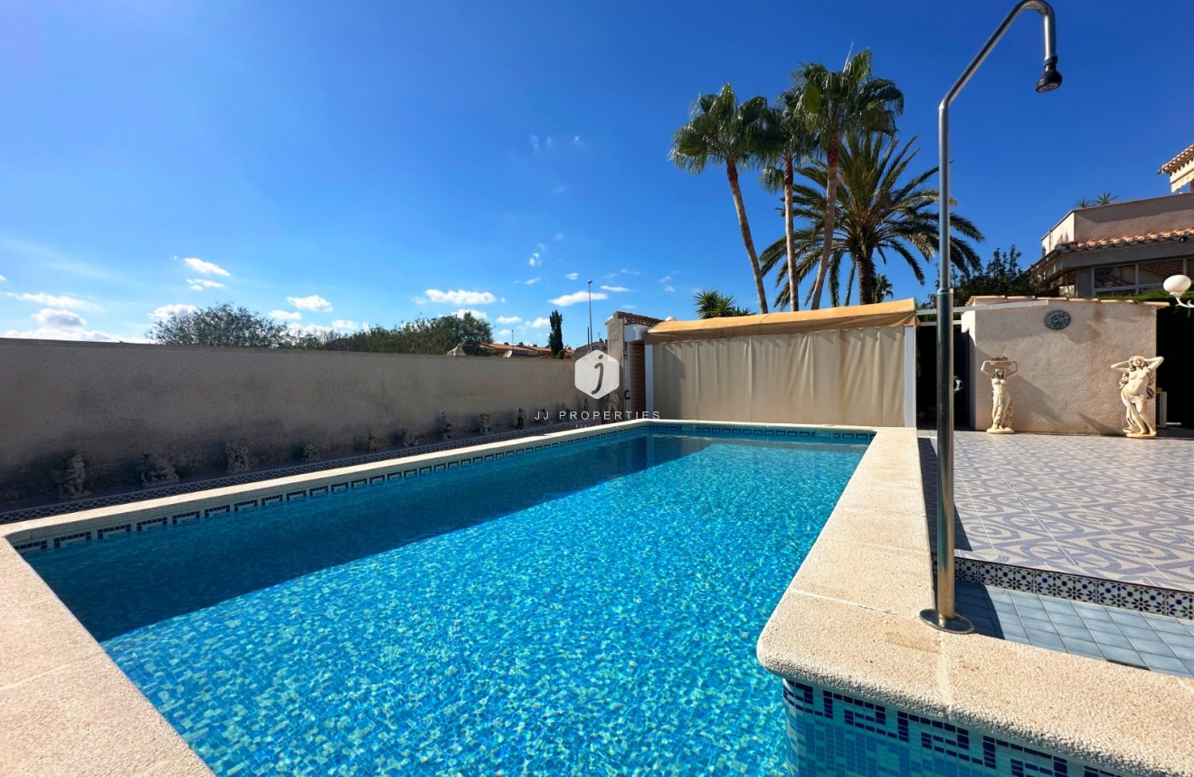 Tweedehands - Villa -
Orihuela Costa - Costa Blanca