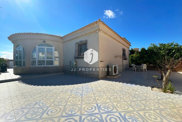 Tweedehands - Villa -
Orihuela Costa - Costa Blanca
