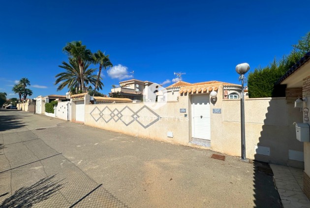 Tweedehands - Villa -
Orihuela Costa - Costa Blanca