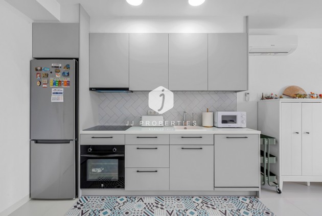 Tweedehands - Appartement / flat -
San Miguel de Salinas - Inland