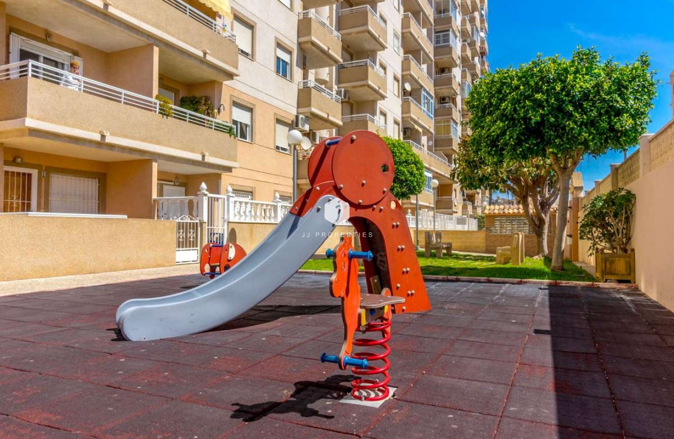 Tweedehands - Appartement / flat -
Torrevieja - Costa Blanca
