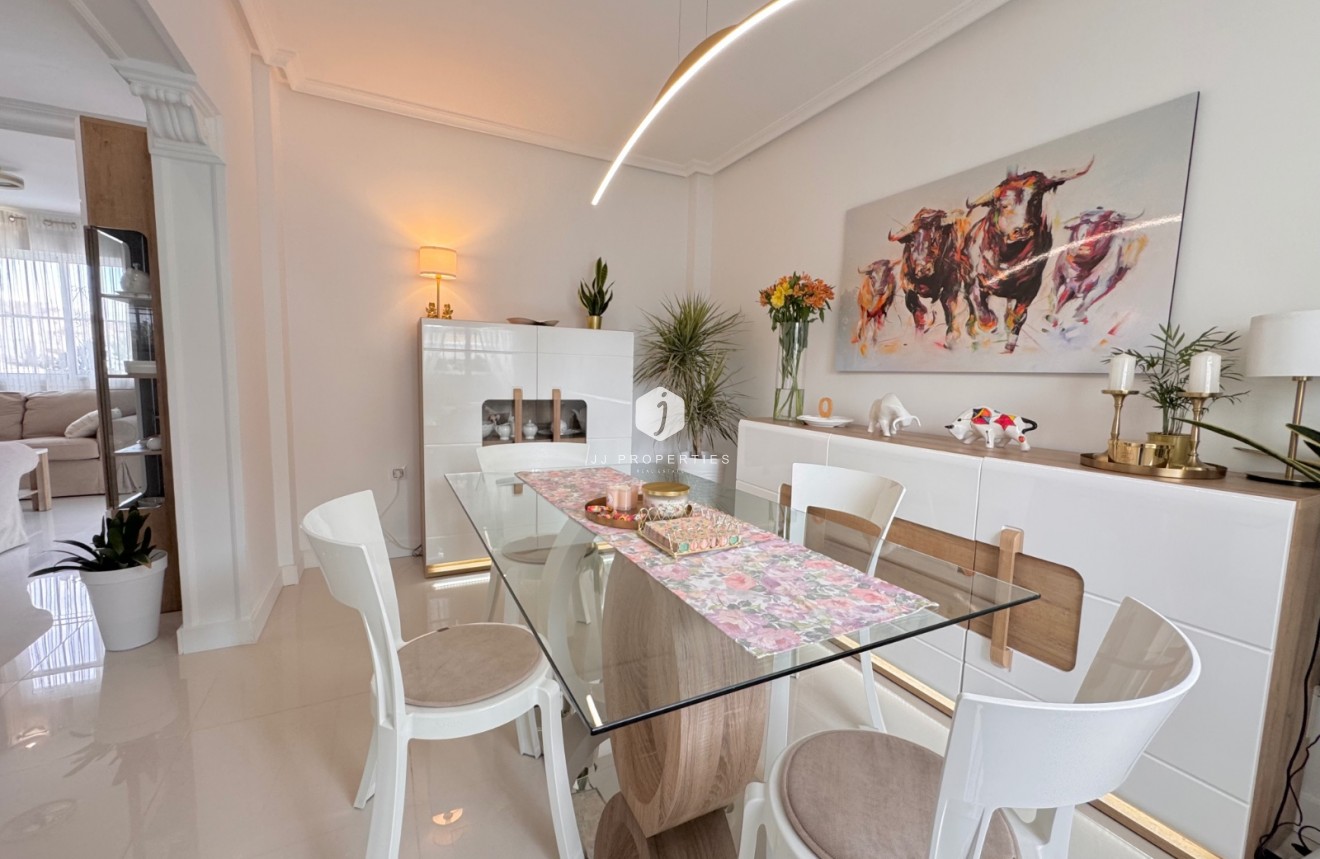 Tweedehands - Villa -
Algorfa - Inland