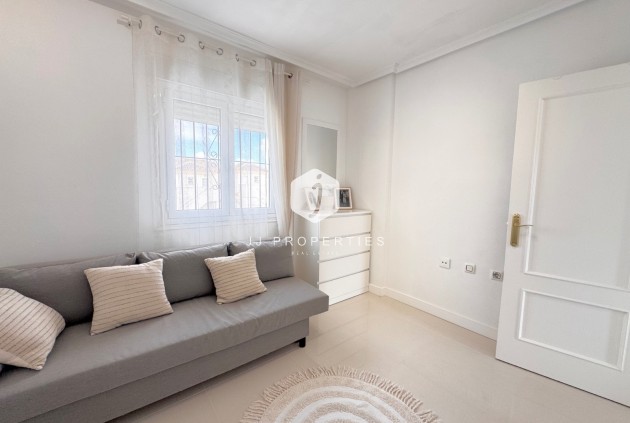 Tweedehands - Villa -
Algorfa - Inland