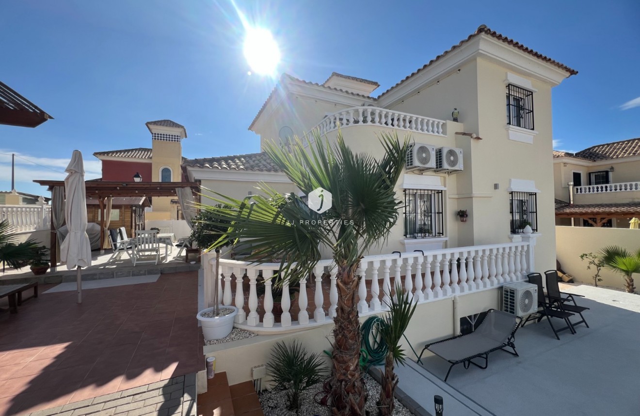 Tweedehands - Villa -
Algorfa - Inland