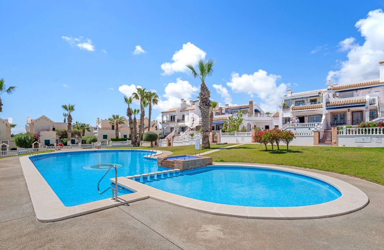 Tweedehands - Villa -
Orihuela Costa - Costa Blanca
