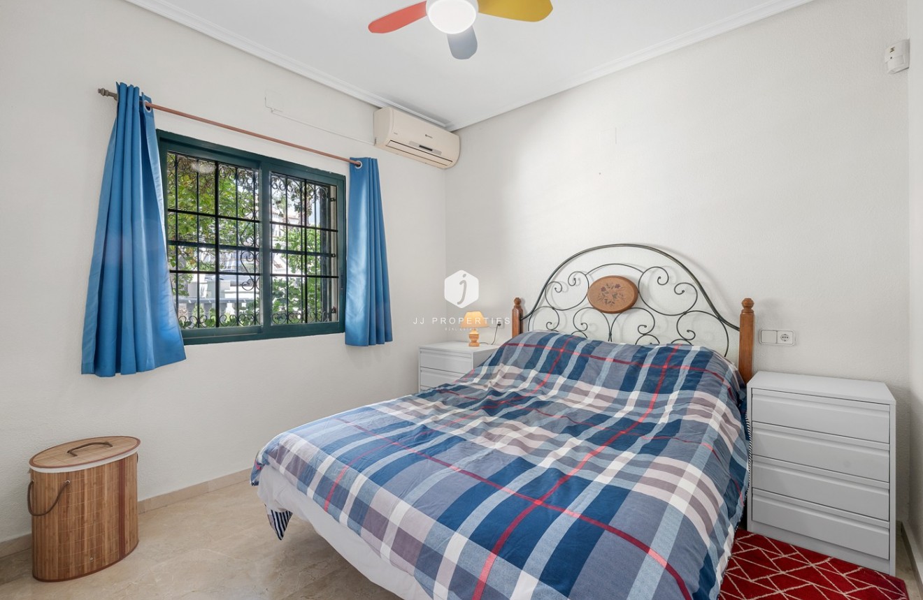 Tweedehands - Villa -
Orihuela Costa - Costa Blanca