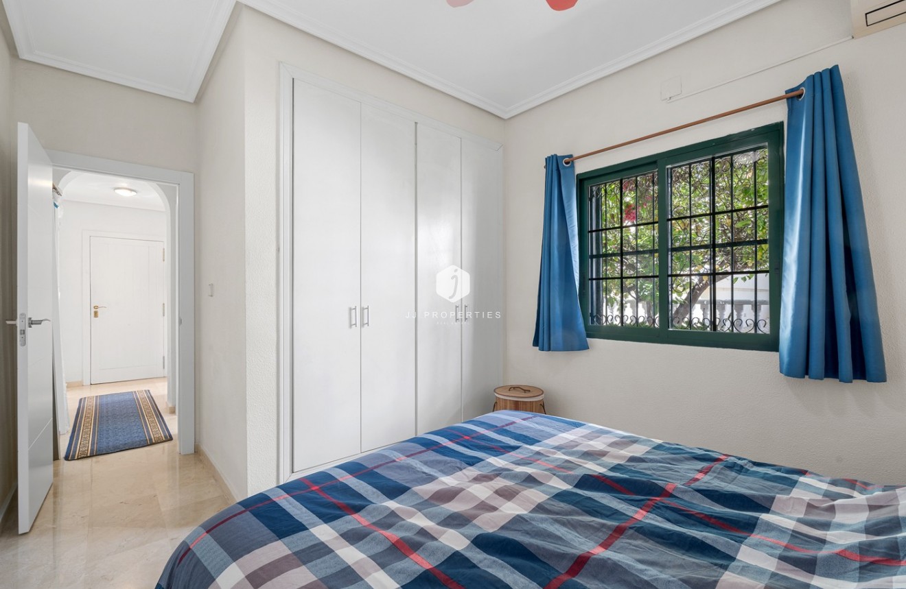 Tweedehands - Villa -
Orihuela Costa - Costa Blanca