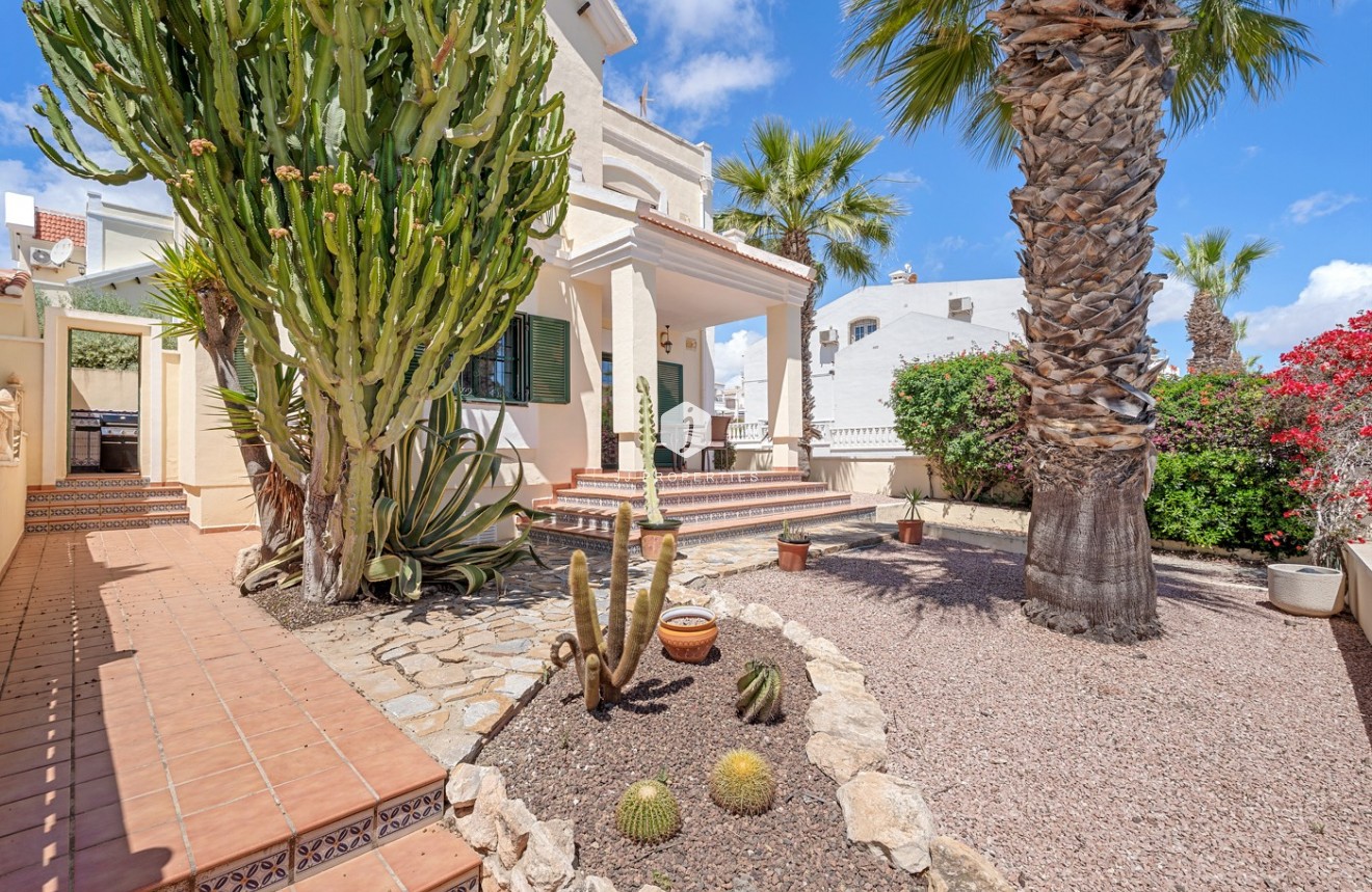 Tweedehands - Villa -
Orihuela Costa - Costa Blanca