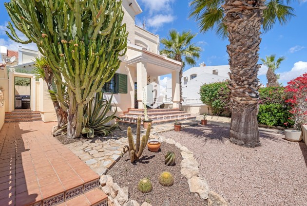 Tweedehands - Villa -
Orihuela Costa - Costa Blanca