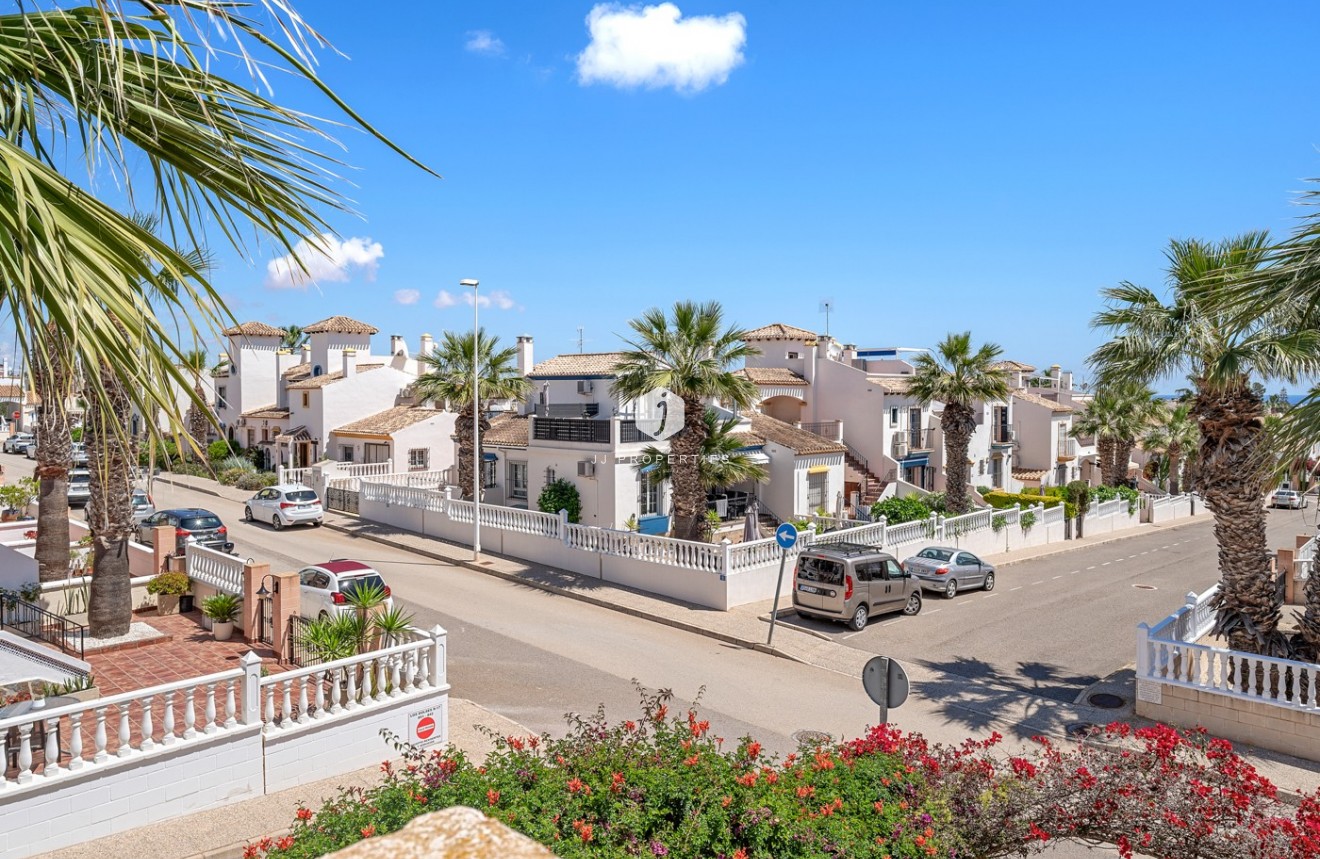 Tweedehands - Villa -
Orihuela Costa - Costa Blanca
