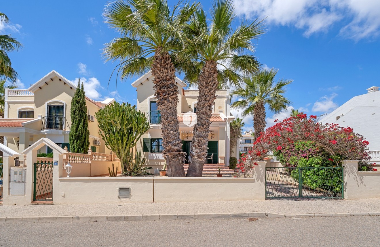 Tweedehands - Villa -
Orihuela Costa - Costa Blanca